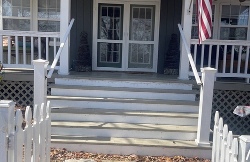 Coosa Cabin | Welcoming 3-bedroom cabin with AC in Gaylesville