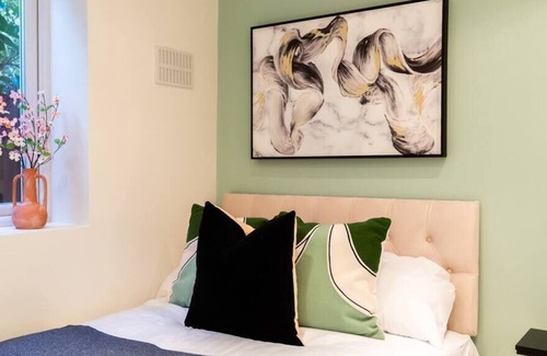 Pettits Apartment | Welcoming 3 BR Apt in the East