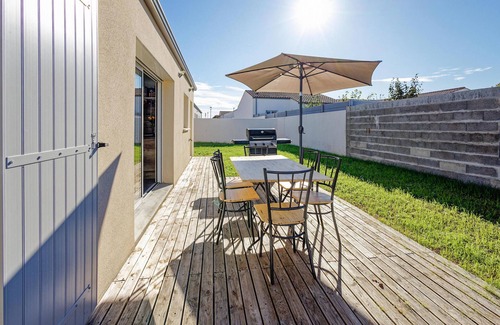 Longeves House | Welcoming and family vacation home near La Rochelle.