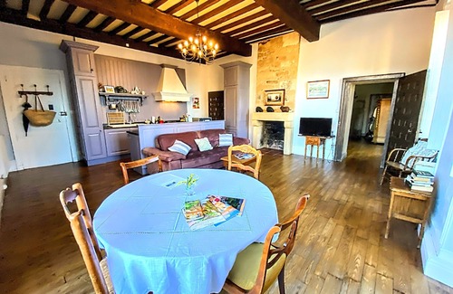 Sarlat-la-Caneda Apartment | Welcoming apartment with stunning views of Medieval Sarlat