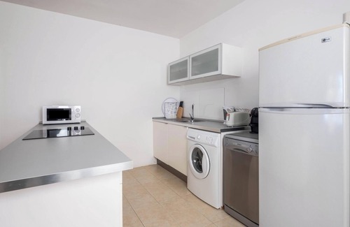 Adeje Apartment | Welcoming Apartment “Flamboyán” with Sea View, Pool, Wi-Fi