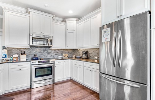 Holmes Beach Villa | Welcoming condo close to the beach with private heated pool & WiFi