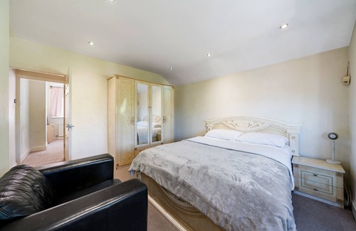 Grove Park House | Welcoming Cosy Semi-detached House
