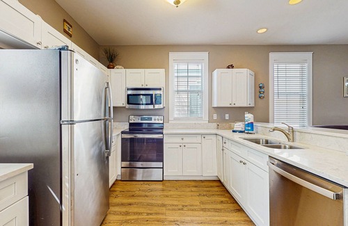 Port St. Joe Cottage | Welcoming Cottage with Hot Tub - 1 Mile to Windmark Beach
