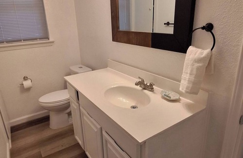Irving Apartment | Welcoming Cozy &Private Studio Apt @Irving-NorthDFW Free W&D Stays 30+ days only