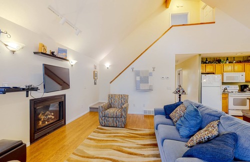 Glen Arbor House | Welcoming home in Downtown Glen Arbor with firepit, fireplace, washer/dryer