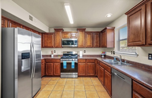 El Paso House | Welcoming home that rests in the shadows of The Franklin Mountains