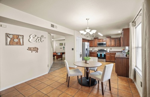 El Paso House | Welcoming home that rests in the shadows of The Franklin Mountains