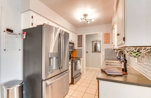 Moore House | Welcoming Home w/Yard ~ 10 Mi to Oklahoma City!