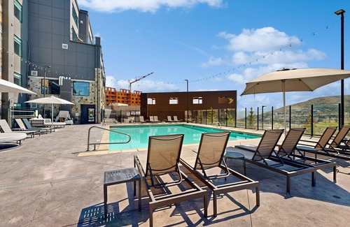 Park City Apartment | Welcoming resort studio with pool, hot tub, gym and shuttle service