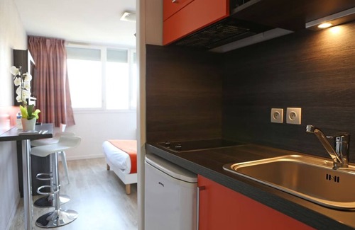 Chevilly-Larue Hotel | Welcoming Studio with Easy Orly Airport Access & Access to Tramway