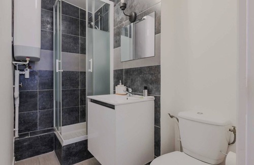 17th Arrondissement Apartment | Welcoming Studio for 2 people - Épinettes