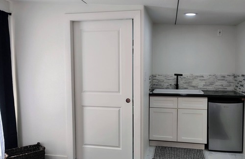 Roseville Apartment | Welcoming studio in Roseville perfect for a cozy getaway