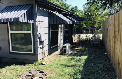 Downtown San Antonio Apartment | Welcoming studio with AC near downtown San Antonio