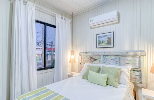 La Cruz House | Welcoming suite at Hotel Punta Descartes with fast WiFi & on-site dining