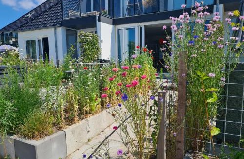 Offingawier Apartment | Welkom in mijn Studio bij het Snekermeer !