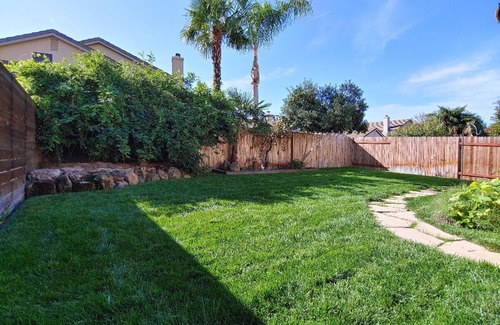 Elk Grove House | Well Appointed 2 Bedroom with Home Office in Elk Grove