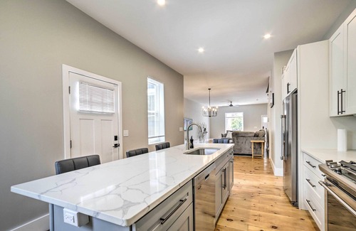 South Side Flats House | Well-Appointed Pittsburgh Home: 1 Mi to Dtwn!