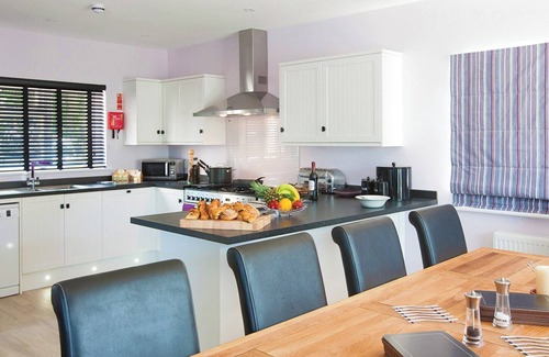 New Forest District House | Well appointed two storey house.