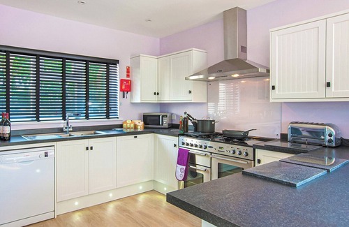 New Forest District House | Well appointed two storey house.