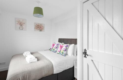 Bradley Stoke House | Well Coach House by Cliftonvalley Apartments