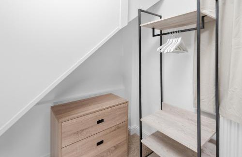 Bradley Stoke House | Well Coach House by Cliftonvalley Apartments