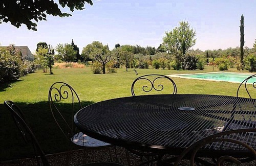 Sainte-Cecile-les-Vignes House | Well-decorated vacation farmhouse in Ste-Cécile-les-Vignes, heated pool.