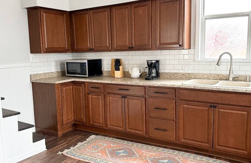 Evansville House | Well decorated 2BR Cozy Home, close to everything in Evansville