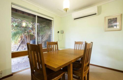 Jolimont Apartment | Well equipped 3BR Home with Backyard and Patio
