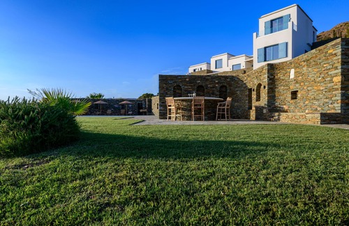 Gavrio House | Well-equipped and well-furnished beach house with swimming pool (6 max)