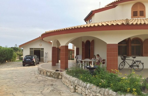 Santa Maria del Focallo Villa | Well equipped villa in Spanish style, Marispica
