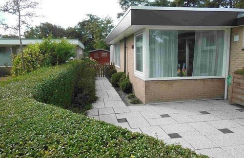 Sint Maartensvlotbrug House | Well-kept accommodation for 5 people with fully fenced garden, WLAN