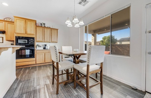 Westwing Mountain House | Well-located home with private pool, AC, fast WiFi & W/D - great for snowbirds