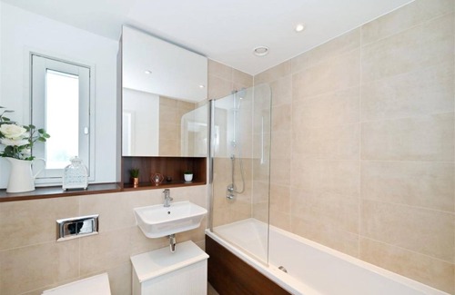Peninsula Apartment | Well located, quiet specious 2 bedroom 2 bathroom with large sun terrace