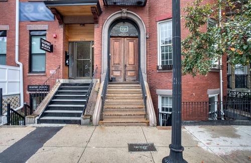 South Boston Apartment | Well-located South Boston 1BR on East Broadway, by Blueground