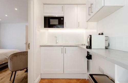 Kensington Apartment | Well-Positioned Studio Flat