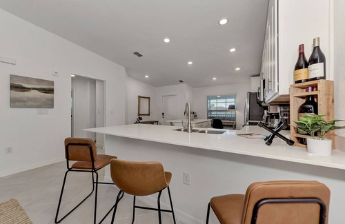 Venice House | WELLEN GOLF AND COUNTRY CLUB VERANDA FEB AVAIL. INQUIRY ABOUT FLEXIBLE DATES
