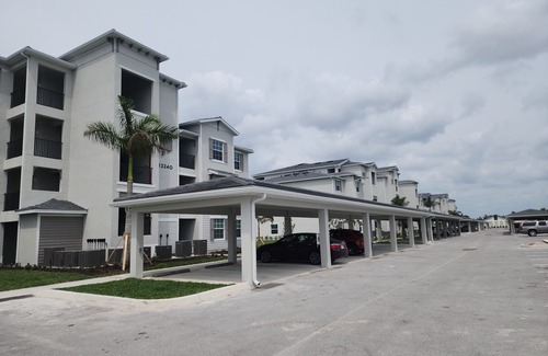 Venice Condo | Wellen Park Golf & Country Club Overlooks 10th Hole, Lake. 2 Golf Memberships