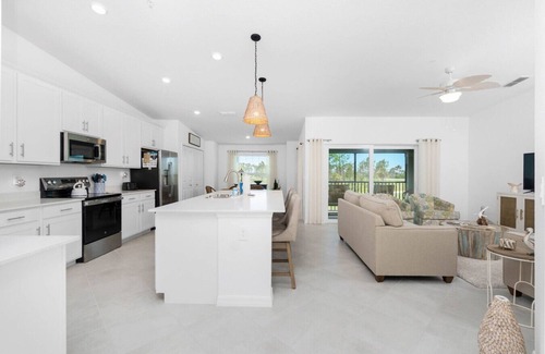 Venice Condo | Wellen Park Golf & Country Club – Golf Course Condo with Pool: Palm, Putter & Pool 206 in Wellen