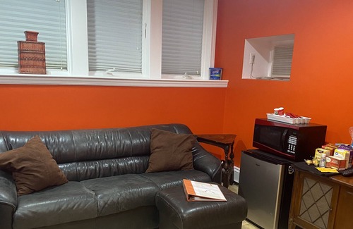 Wellesley House | Wellesley. 1 mi. Babson, Wellesley collge- sep entry, AC, full bath,mwave,fridge