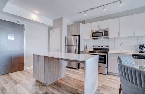 Wellington Village Apartment | Wellington 1B with DEN