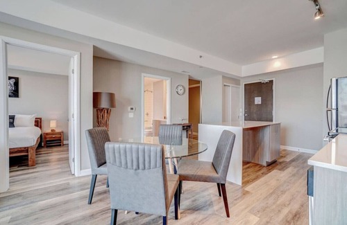Wellington Village Apartment | Wellington 1B with DEN