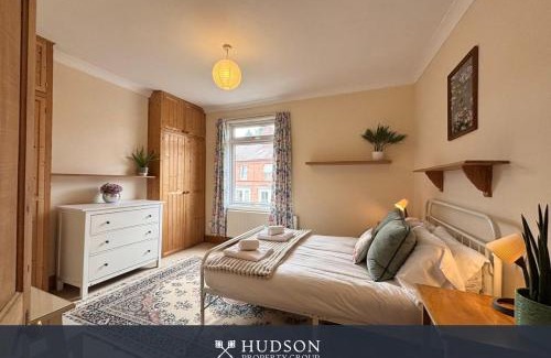 Wellington House | Wellington Home with Garden