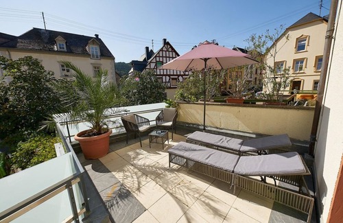 Zeltingen-Rachtig House | Wellness apartment Rheingau in the GH am Weingarten - Hotel Zeltinger Hof