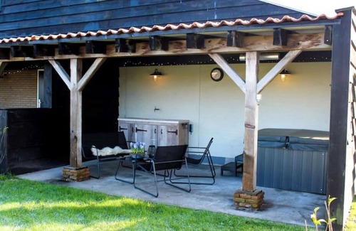 Maasland Apartment | Wellness apartment with jacuzzi