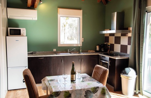 Levignacq Cottage | Wellness cottage in the woods. Close to sandy beaches. Private terrace with jacuzzi.