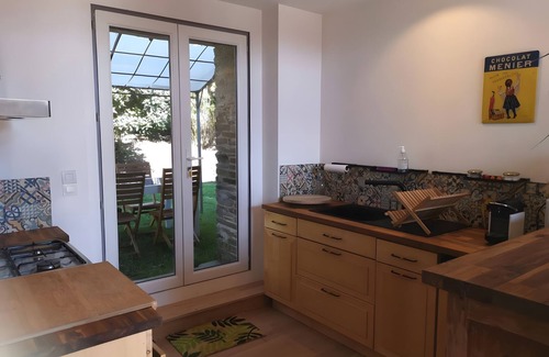 Vieux-Viel House | Wellness Cottage with Spa, Private Terrace, Garden and Wi-Fi