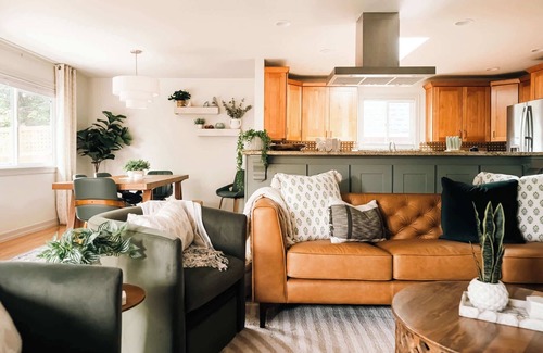 Broomfield House | Wellness Retreat | Sauna, Cold Plunge & Hot Tub