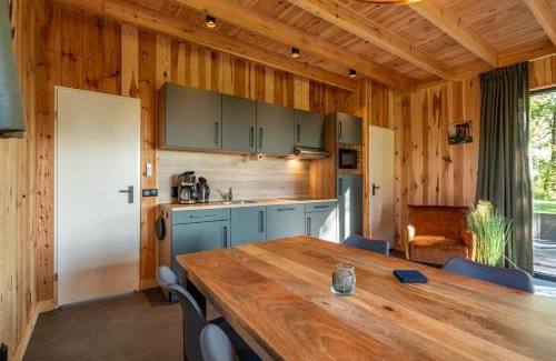 Stieltjeskanaal Apartment | Wellnesslodge Scholekster met jacuzzi en uitzicht