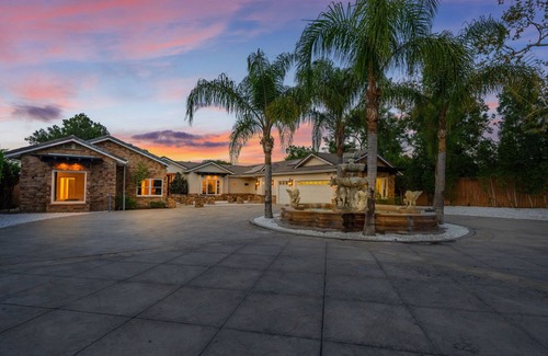 Tarzana House | Wells Estate! 10Bdr/11bath/Pool/GYM/Guest House!